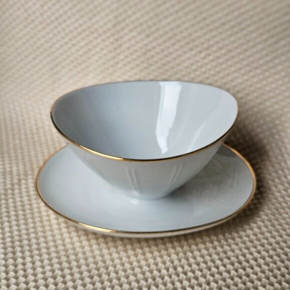 Vintage Winterling Bavaria Porcelain‎ Sauce Boat with attached Underplate - Picture 1 of 13